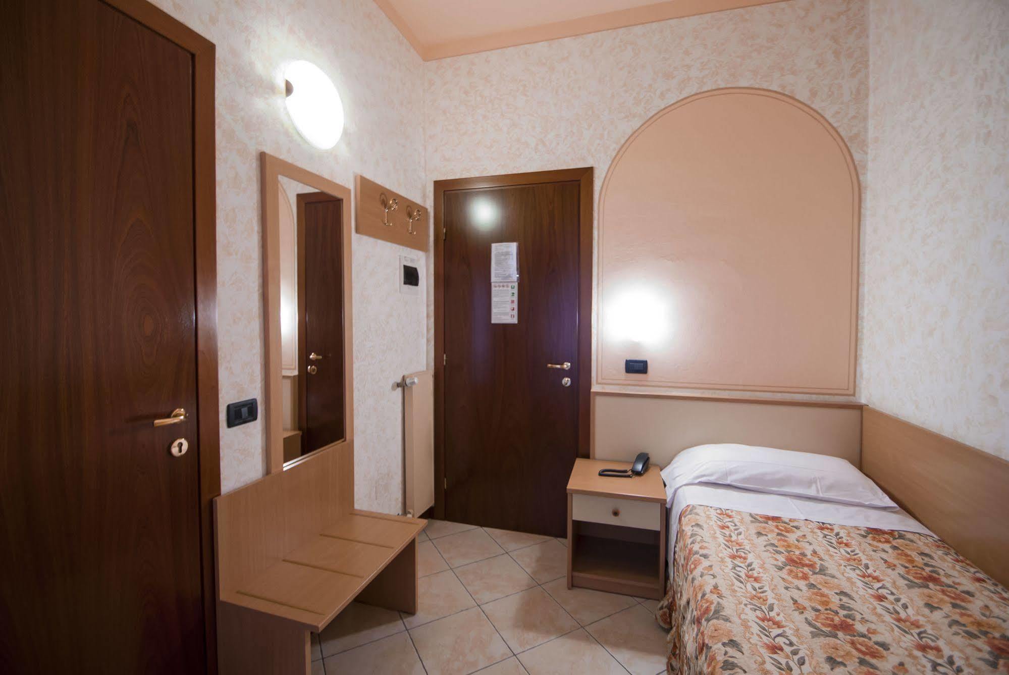 Hotel La Riviera Montecatini Terme Exterior foto